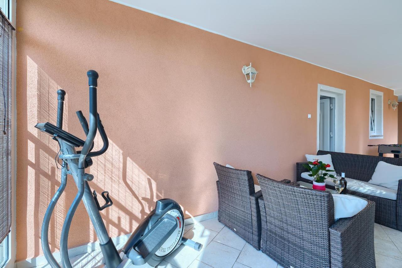 Studio Apartman Luka Pomer Zewnętrze zdjęcie
