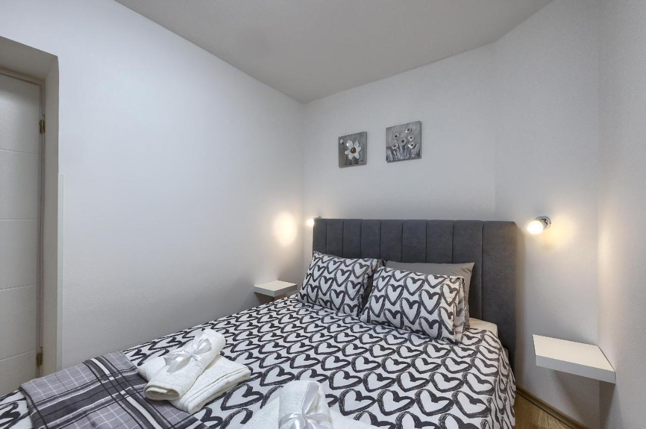 Studio Apartman Luka Pomer Zewnętrze zdjęcie