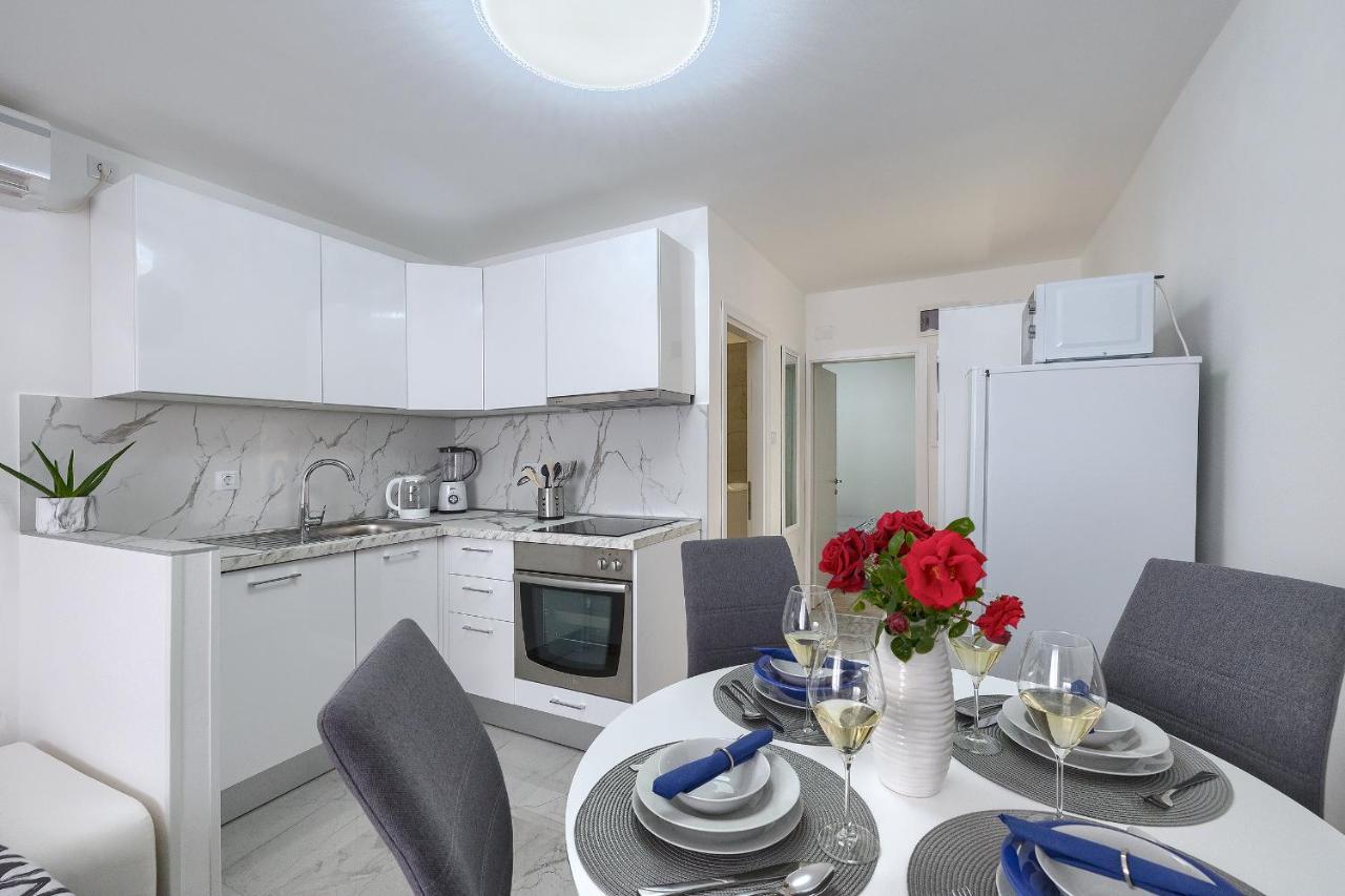Studio Apartman Luka Pomer Zewnętrze zdjęcie